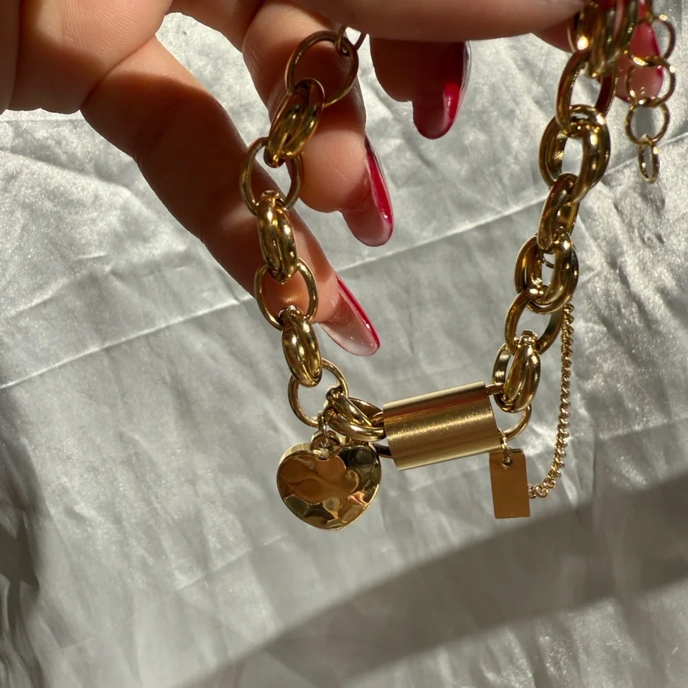 Anthropologie Chunky Gold Chain Bracelet with Heart Lock & Safety Chain - Picture 9 of 9